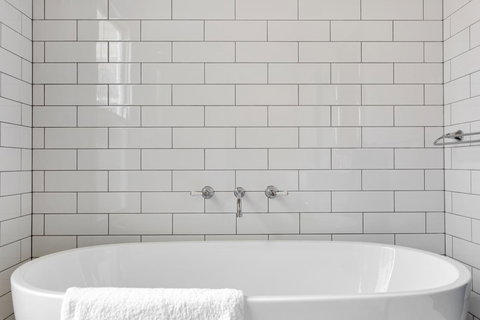 Grandview Accommodation - The Elm Tree Apartments - Winery Find 20