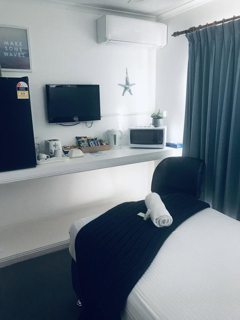 OCEAN BREEZE MOTEL - Winery Find 8