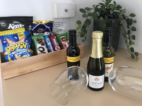 OCEAN BREEZE MOTEL - Winery Find 15