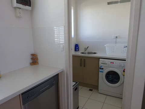 Selene Holiday Apartment @West Beach - Winery Find 18