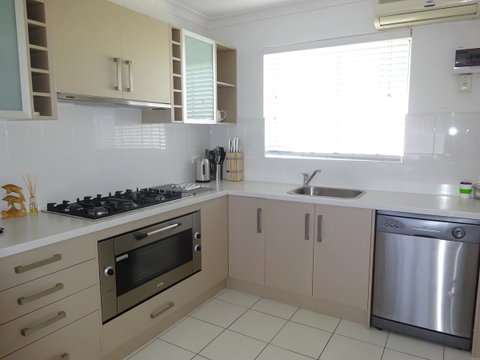 Selene Holiday Apartment @West Beach - Winery Find 16