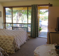 Milang Lakes Motel - Winery Find