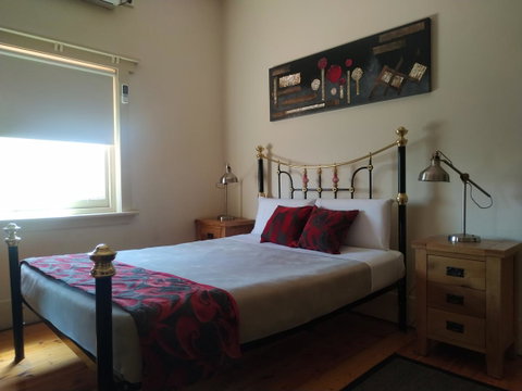 Glenelg Gateway Apartments - Winery Find 7