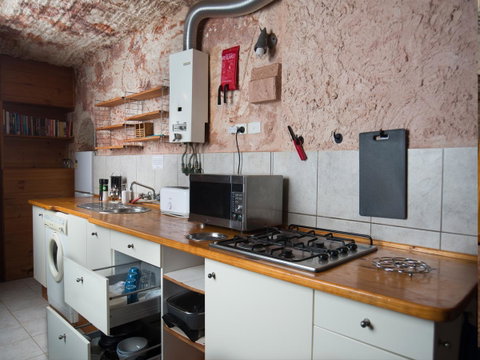 Ali\'s Underground Studio - Winery Find 4