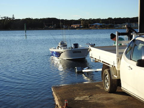 Lake Edge Apartments - Winery Find 23