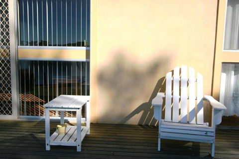 Lake Edge Apartments - Winery Find 8