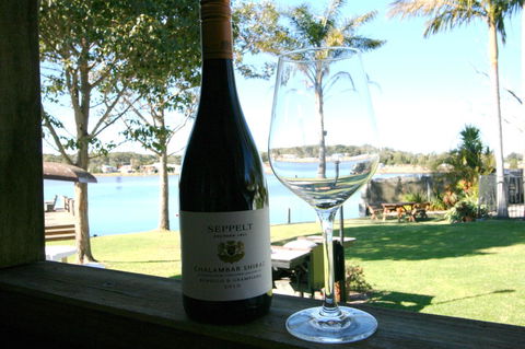 Lake Edge Apartments - Winery Find 13