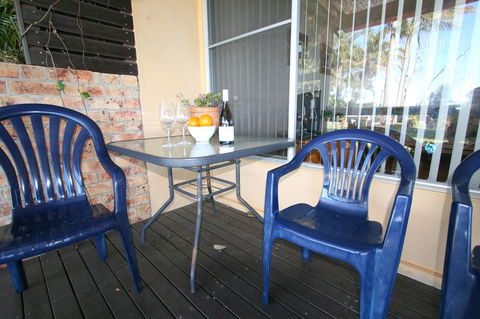 Lake Edge Apartments - Winery Find 12