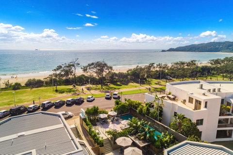 Bayview Beachfront Apartments, In Town Right On The Beach - Winery Find 3