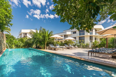 Bayview Beachfront Apartments, In Town Right On The Beach - Winery Find 6