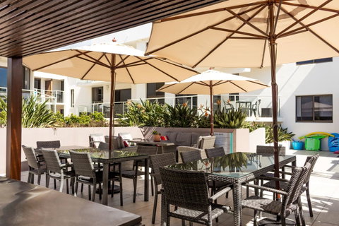 Bayview Beachfront Apartments, In Town Right On The Beach - Winery Find 25