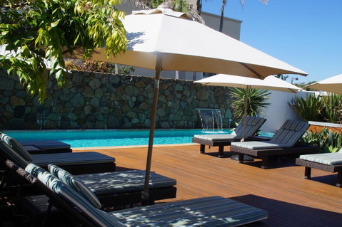 Bayview Beachfront Apartments, In Town Right On The Beach - Winery Find 18