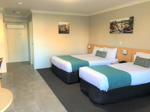Bathurst Motor Inn - Winery Find 19