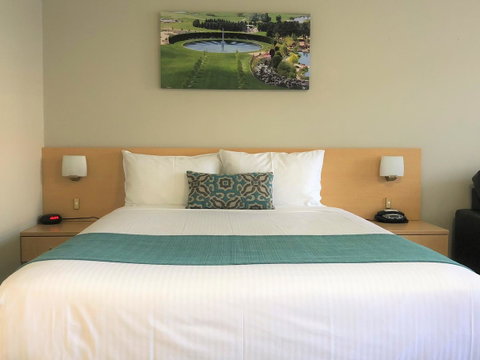 Bathurst Motor Inn - Winery Find 7