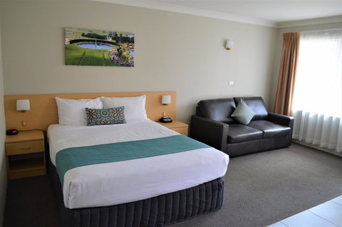 Bathurst Motor Inn - Winery Find 2