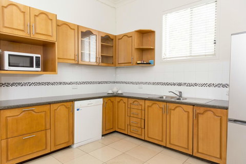 Bathurst Motor Inn - Winery Find 32