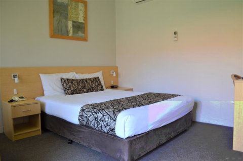 Bathurst Motor Inn - Winery Find 25