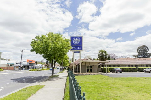 Bathurst Motor Inn - Winery Find 22