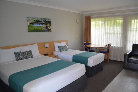 Bathurst Motor Inn - Winery Find 18