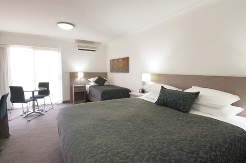 Loxton Community Hotel Motel - Winery Find 8