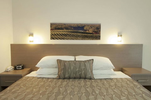Loxton Community Hotel Motel - Winery Find 22