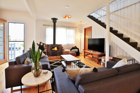 Hudson Bay @ Basin View-Pet Friendly-15 Mins To Hyams Beach - Winery Find 0