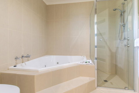 Mick O\'Sheas - Winery Find 22