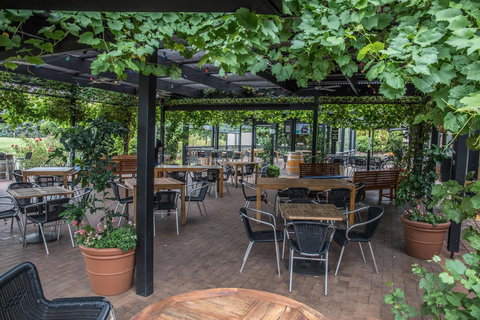 Mick O\'Sheas - Winery Find 38