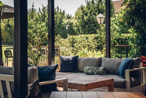 Mick O\'Sheas - Winery Find 33