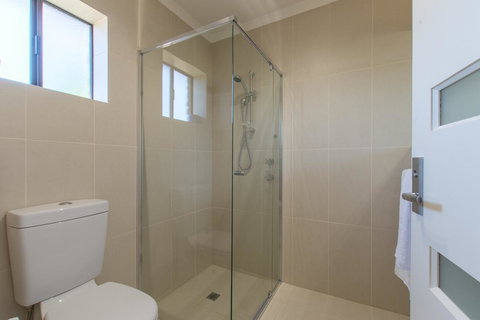 Mick O\'Sheas - Winery Find 24