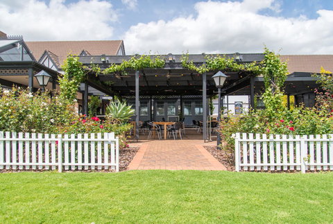 Mick O\'Sheas - Winery Find 39