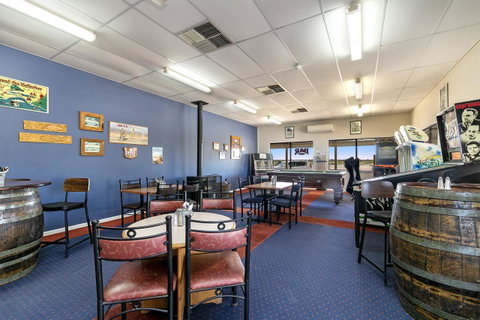 Border Village Roadhouse - Winery Find 29