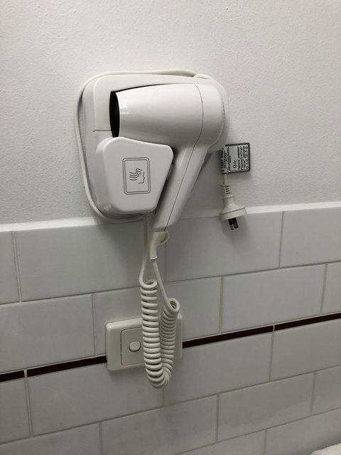 Adelaide Airport Motel - Winery Find 22