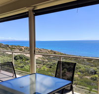 Ochre Point Beach House on Moana Seafront - Winery Find