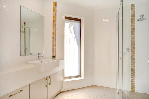 Limani Motel - Winery Find 36