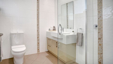 Limani Motel - Winery Find 25