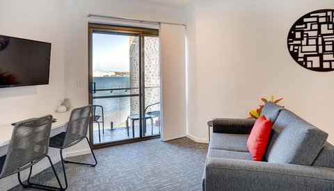 Limani Motel - Winery Find 15