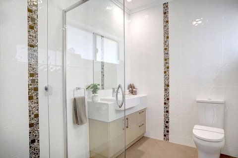 Limani Motel - Winery Find 21