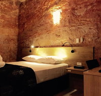 The Lookout Cave Underground Motel - Winery Find