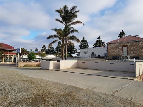 Pier Hotel Port Lincoln - Winery Find 32