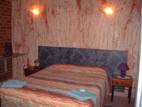 Radeka Downunder Underground Motel - Winery Find 1