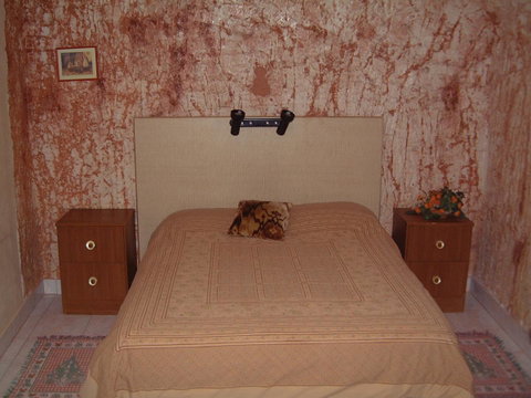 Radeka Downunder Underground Motel - Winery Find 9