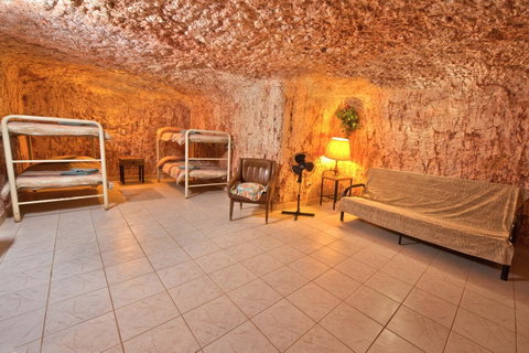 Radeka Downunder Underground Motel - Winery Find 4