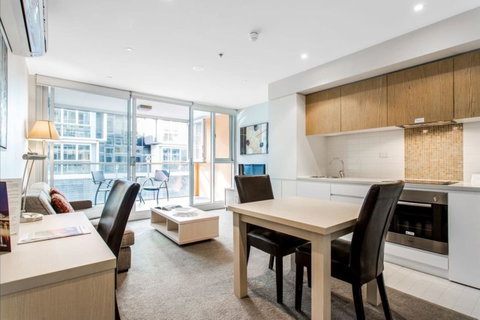 Hi 5 Stars Luxury Adelaide City Apartment - Winery Find 3