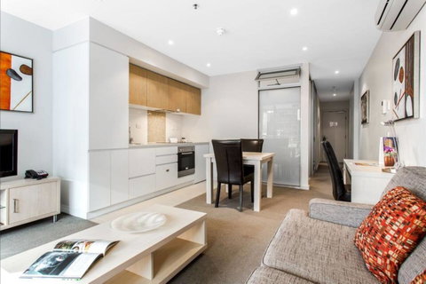Hi 5 Stars Luxury Adelaide City Apartment - Winery Find 2