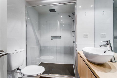 Hi 5 Stars Luxury Adelaide City Apartment - Winery Find 8