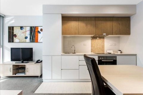 Hi 5 Stars Luxury Adelaide City Apartment - Winery Find 5