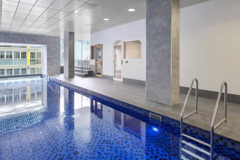 Hi 5 Stars Luxury Adelaide City Apartment - Winery Find 12
