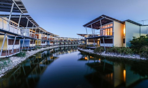 South Shores Yellowfin Villa 96 - South Shores Normanville - Winery Find 0