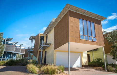 South Shores Yellowfin Villa 96 - South Shores Normanville - Winery Find 16